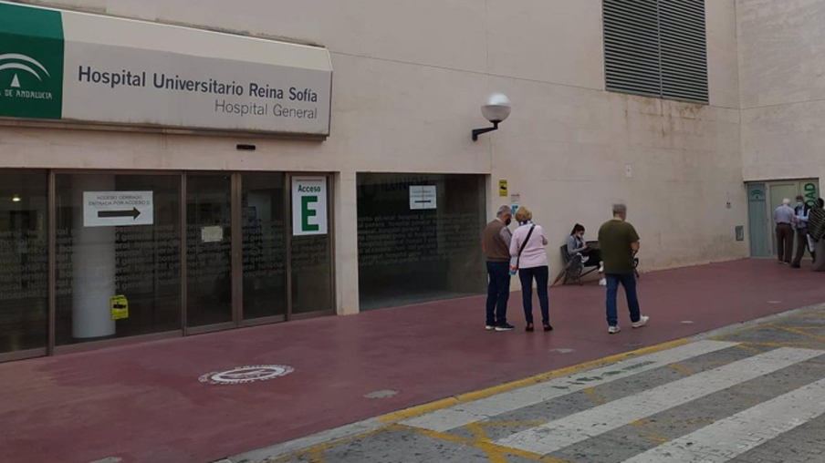 Entrada al hospital Reina Sofía de Córdoba